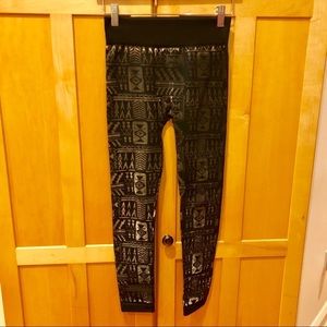 ShoSho printed black and silver thick Leggings Size Small